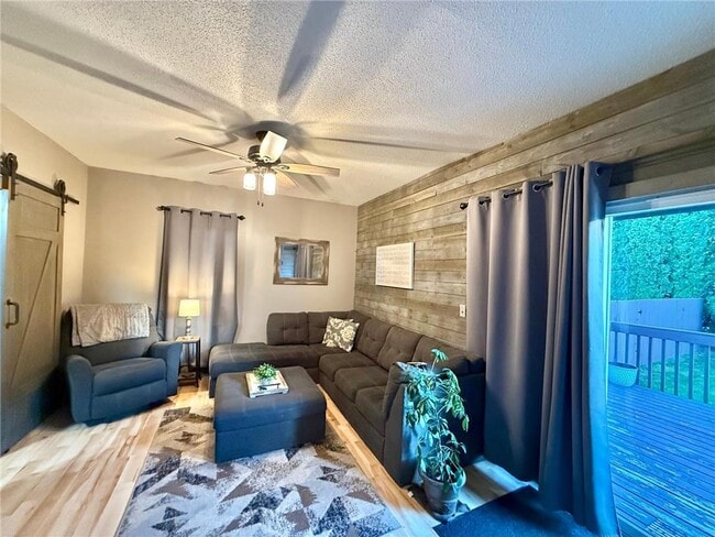 Building Photo - 1201 6th St SW