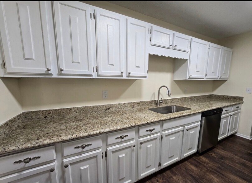 Building Photo - 101B Los Palachios Ct
