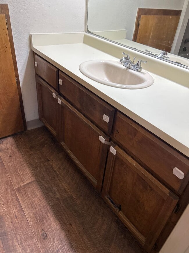 Building Photo - Desirable 3 bedroom 2 bath condo