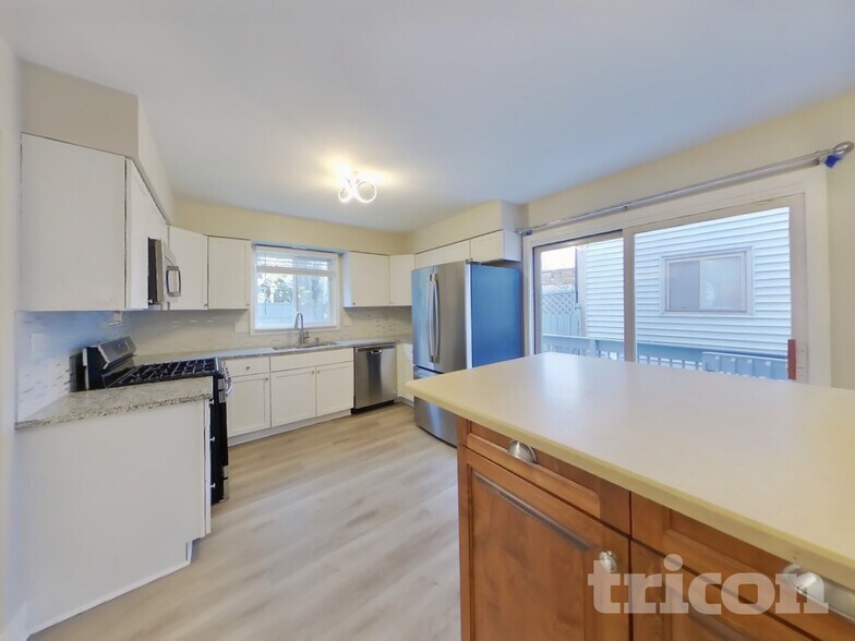 Building Photo - 1665 Trafalgar Ln