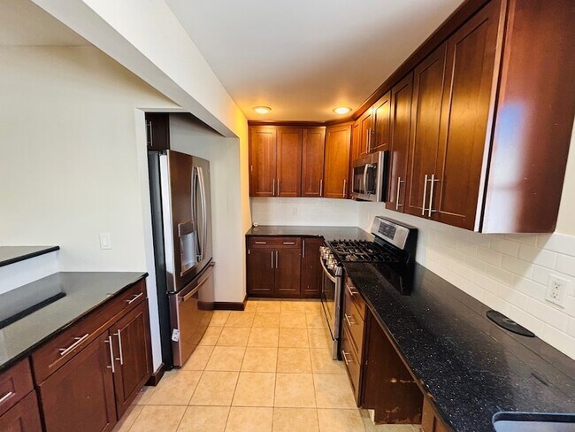 Building Photo - 31 4th St