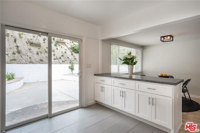 Building Photo - 3720 Ventura Canyon Ave