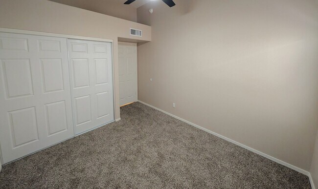 Building Photo - 3 Bedroom Plus an Office Home in the Candlewood Community Near S Cooper Rd and W Warner Rd!