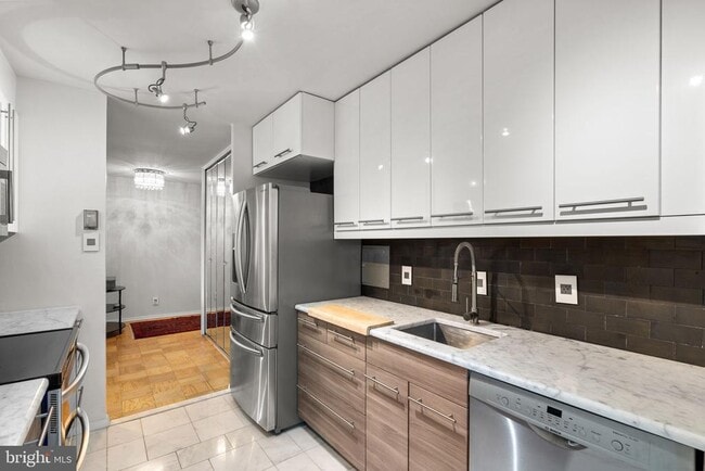 Building Photo - 1435 4th St SW