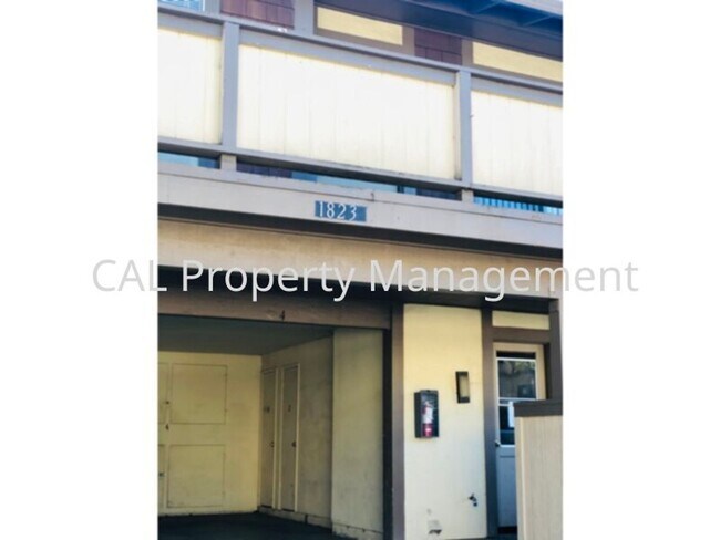 Building Photo - Condo for rent in North Salinas!