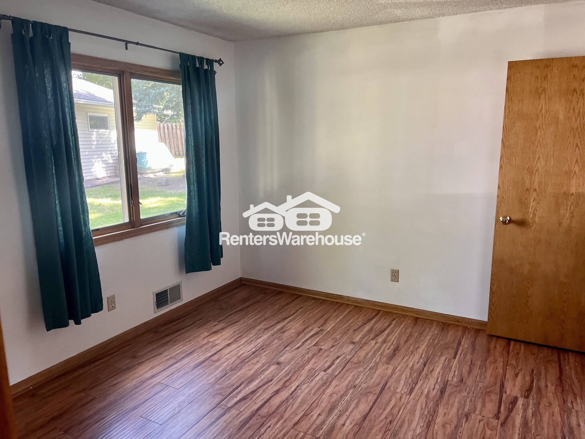 Building Photo - 4933 Crestview Rd