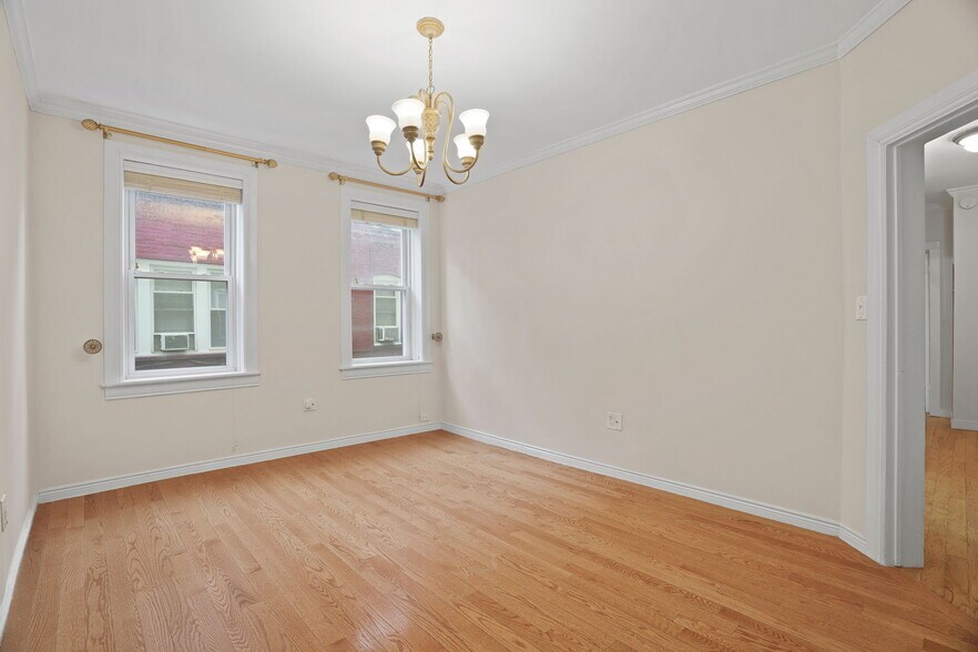 Building Photo - 6045 Boulevard E