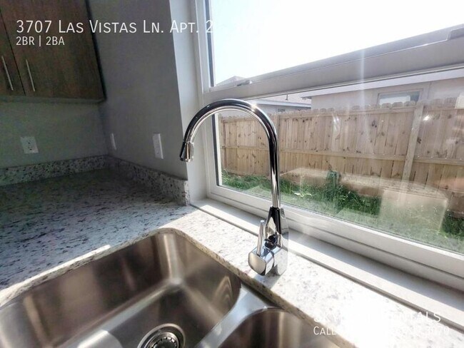 Building Photo - 3707 Las Vistas Ln