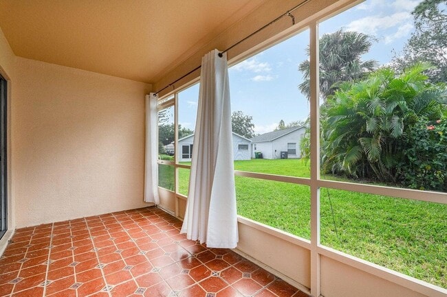 Building Photo - 513 Oakmont Pl