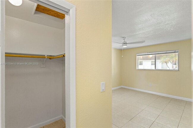 Building Photo - 1831 SW 97th Terrace