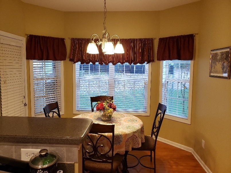 Breakfast Area - 961 Wisteria View Ct