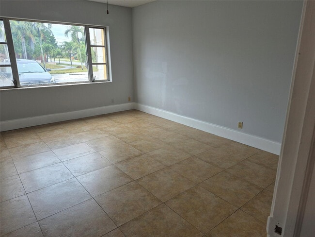 Building Photo - 5840 NE 22nd Way