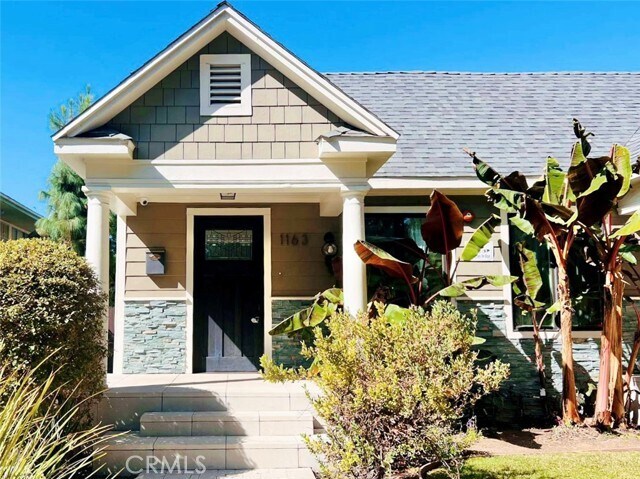 Primary Photo - 1163 N Poinsettia Pl
