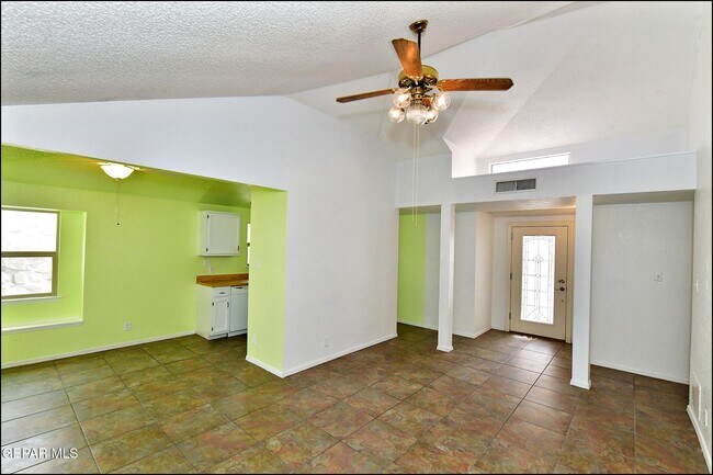 Building Photo - 853 Nita Fay Dr