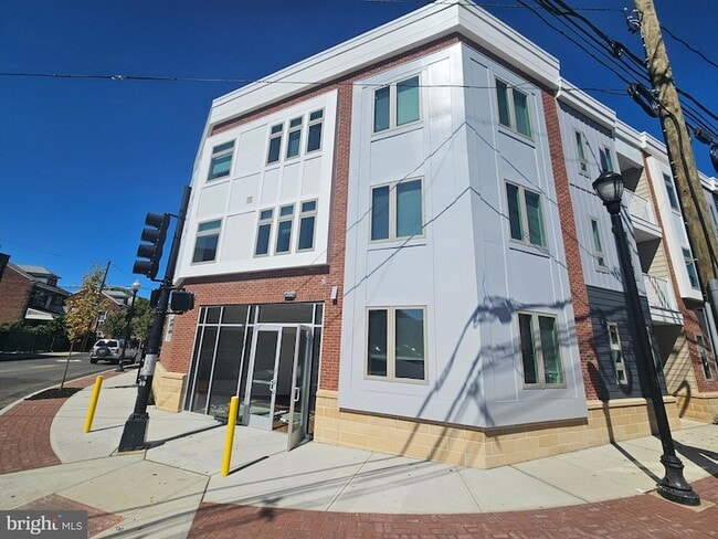 Building Photo - 200 Hamilton Ave