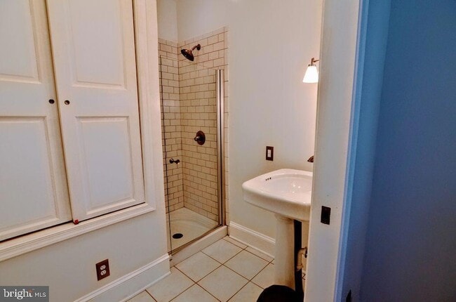 Building Photo - 1029 30th St NW