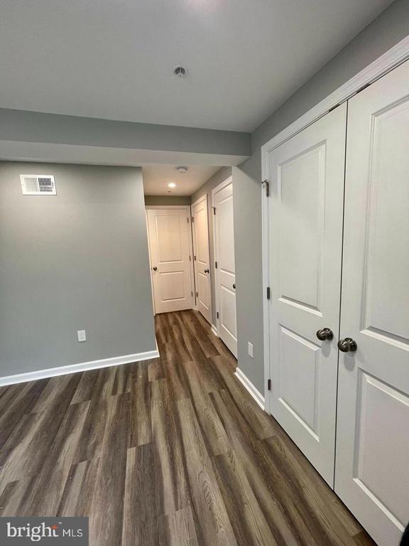 Building Photo - 620 20th St NE