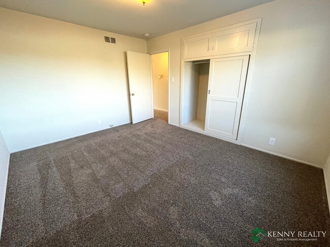 Building Photo - Remodeled 3 Bedroom, 2 Bath in South San Francisco off of Hillside