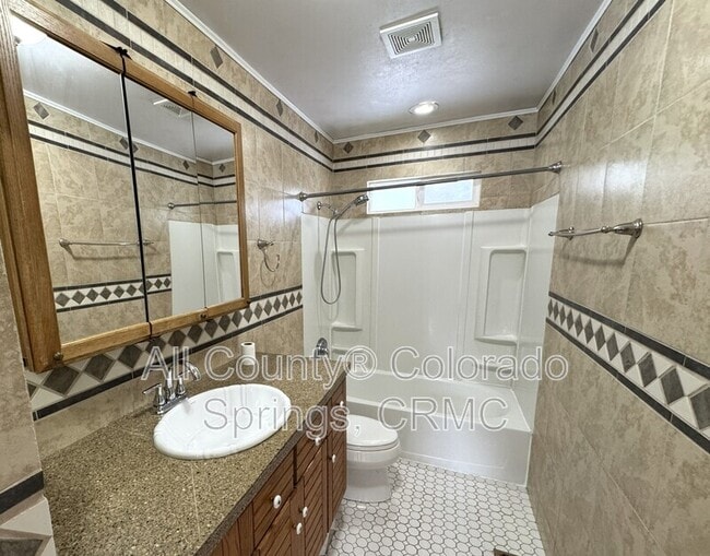 Building Photo - 27 Hopi St