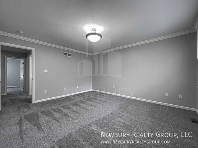 Building Photo - 135 Banksville Pl