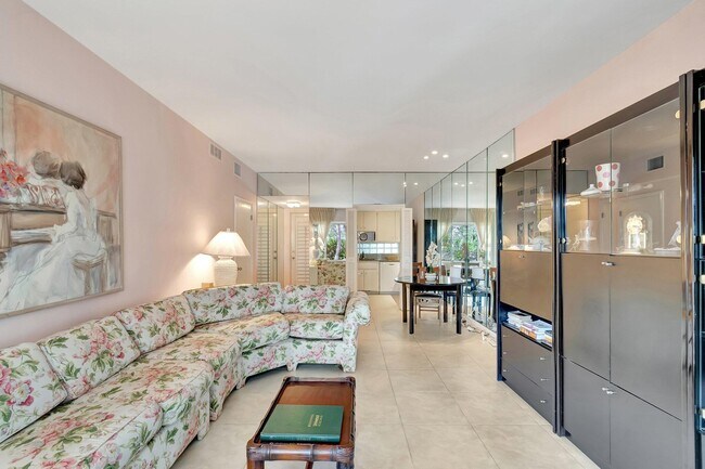 Building Photo - 2711 S Ocean Blvd