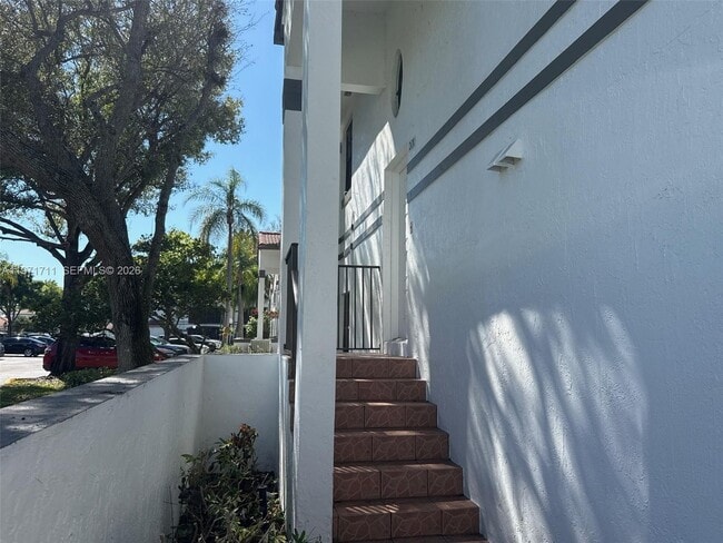 Building Photo - 402 SW 158th Terrace