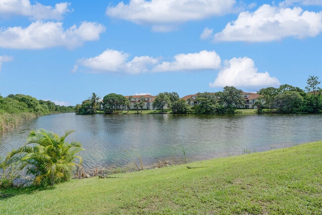 Building Photo - 1385 Crystal Way