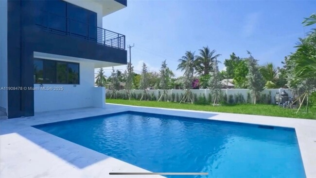 Building Photo - 2342 McKinley St