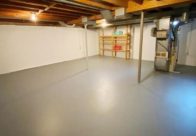 Building Photo - 478 Robbe Ave