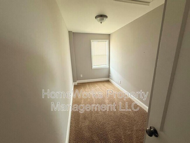 Building Photo - 3744 Elmley Ave