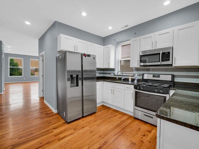 Building Photo - 2610 W 38th St