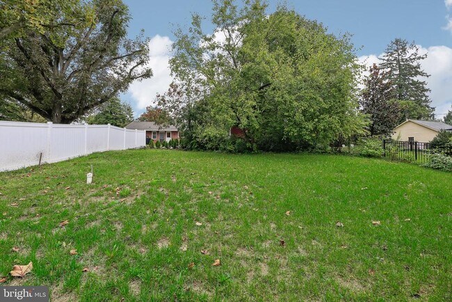 Building Photo - 43 Bennett Ave