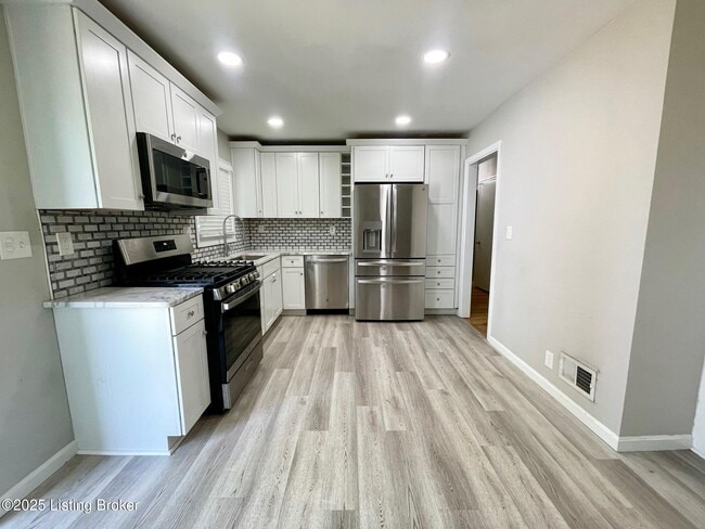 Building Photo - 3002 Debera Way