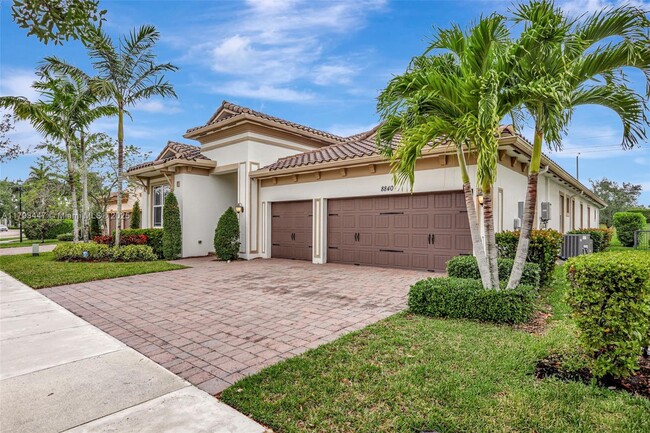 Building Photo - 8840 S Miralago Way