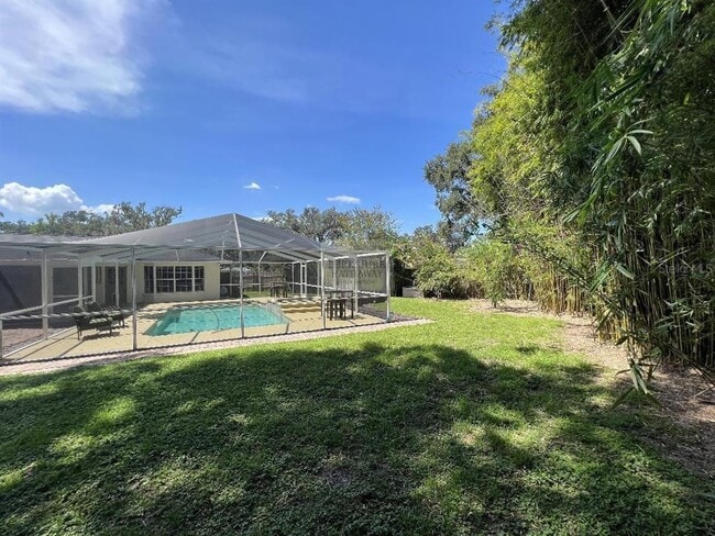 Building Photo - 630 Queens Cir