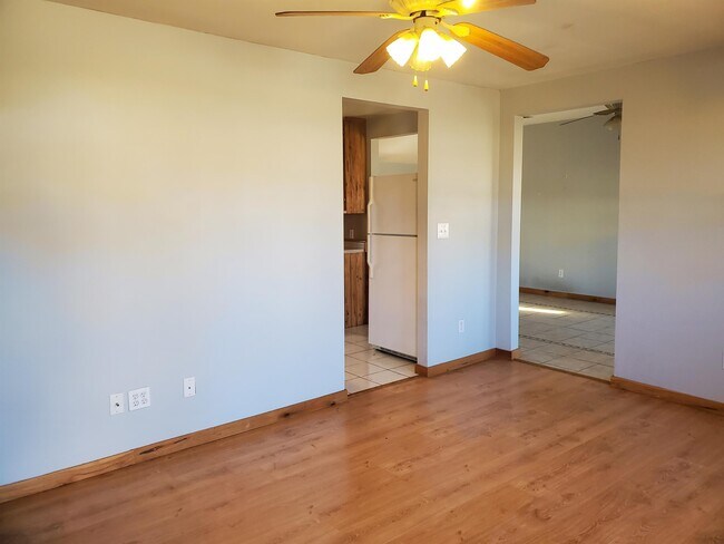 Building Photo - 2553 Everitt Dr