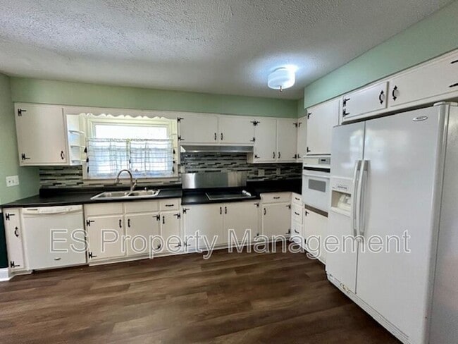 Building Photo - 5106 Radnor Rd