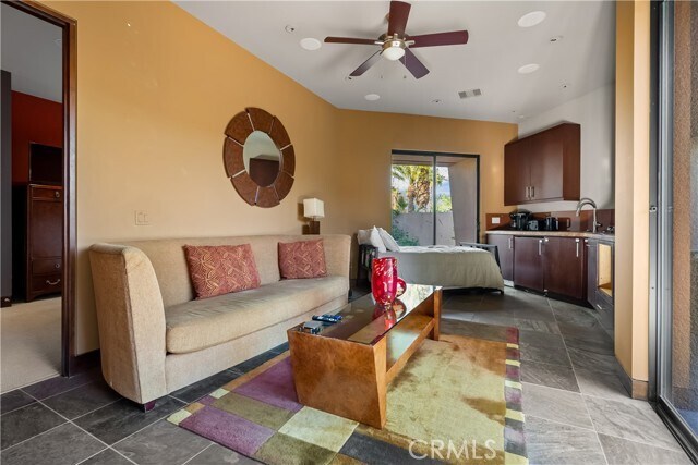 Building Photo - 68 Royal St Georges Way