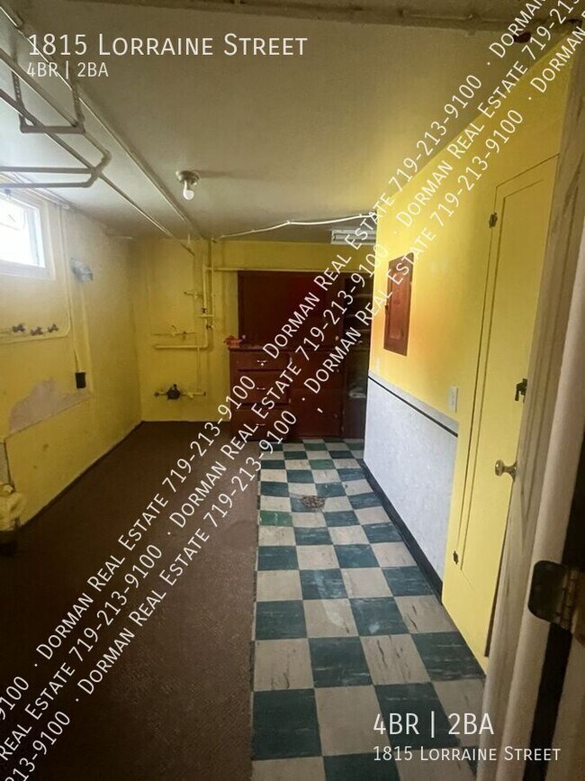 Building Photo - 1815 Lorraine St