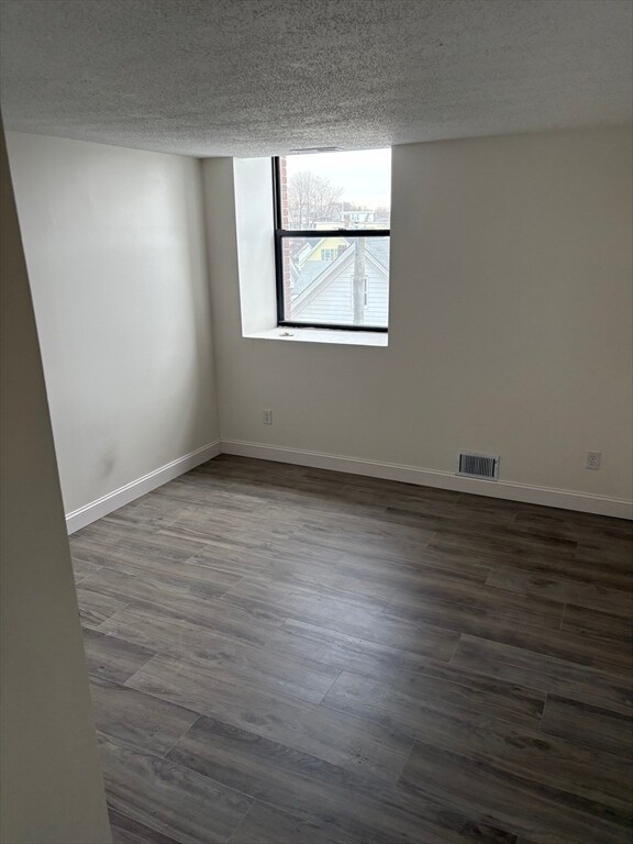 Building Photo - 34 Newhall St