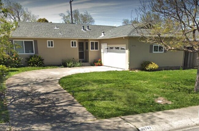 Building Photo - 10787 Willowbrook Way