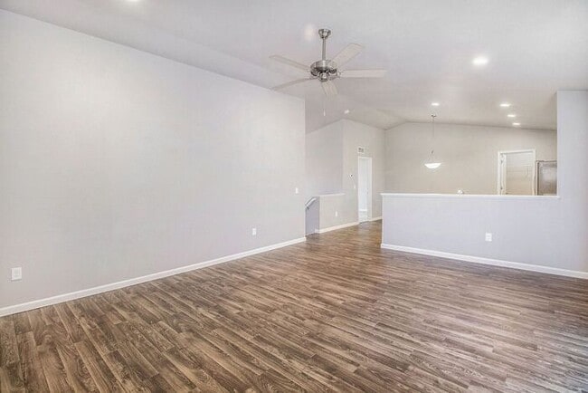 Building Photo - 16557 Charles Town Dr