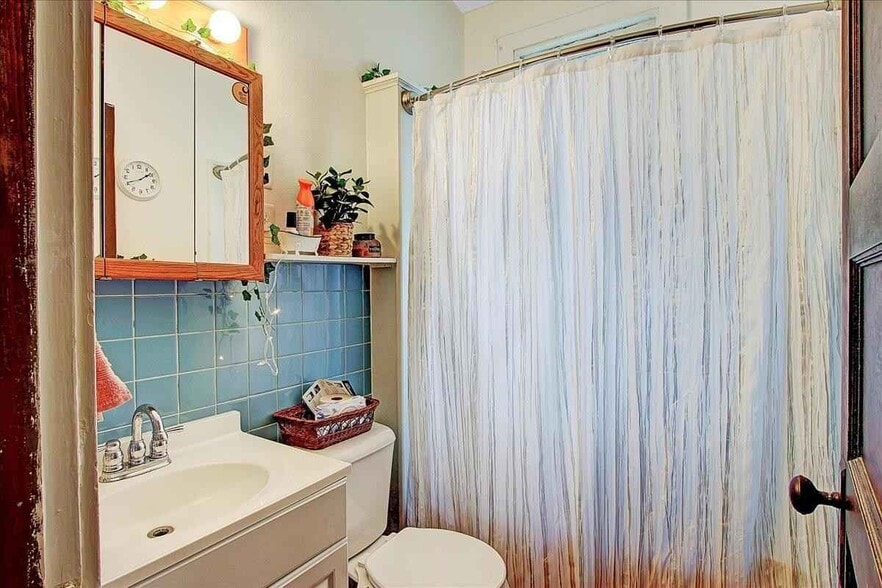 Bathroom - 137 E Court St