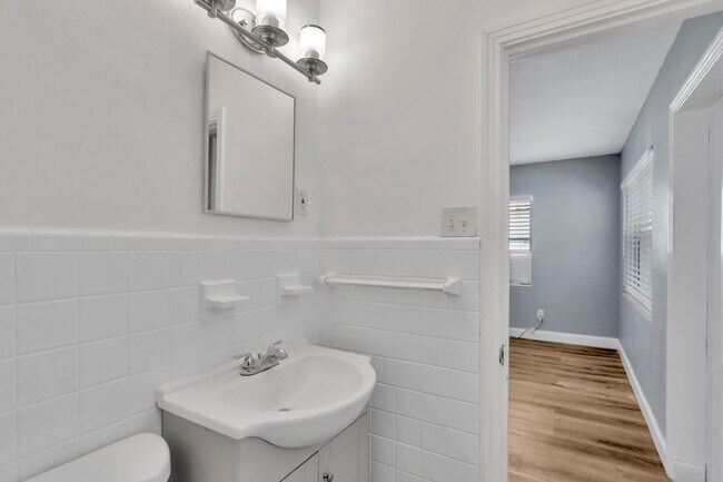 Building Photo - 308 S Mars Ave