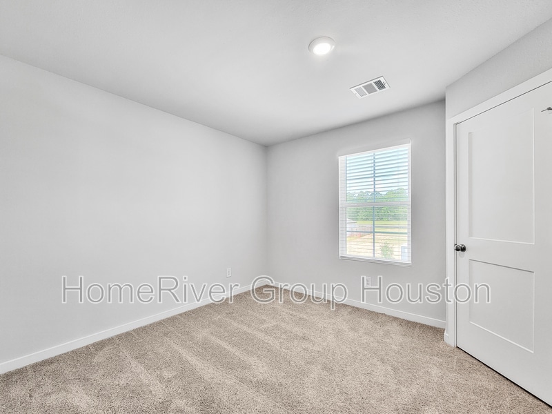 Building Photo - 10735 Red Flagstone Dr