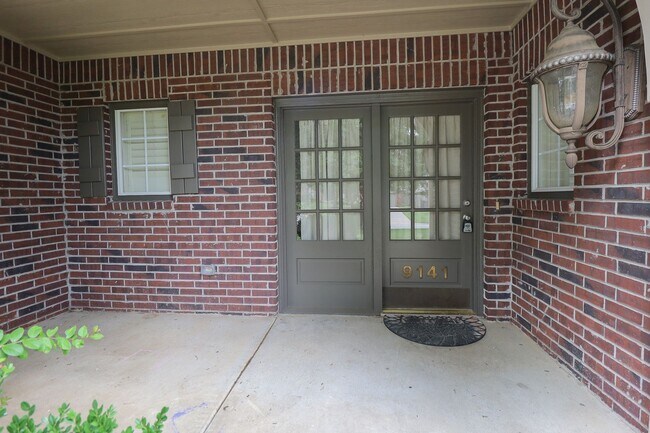 Building Photo - Huge, Gorgeous South Tulsa home ready for move in 05/15/2025