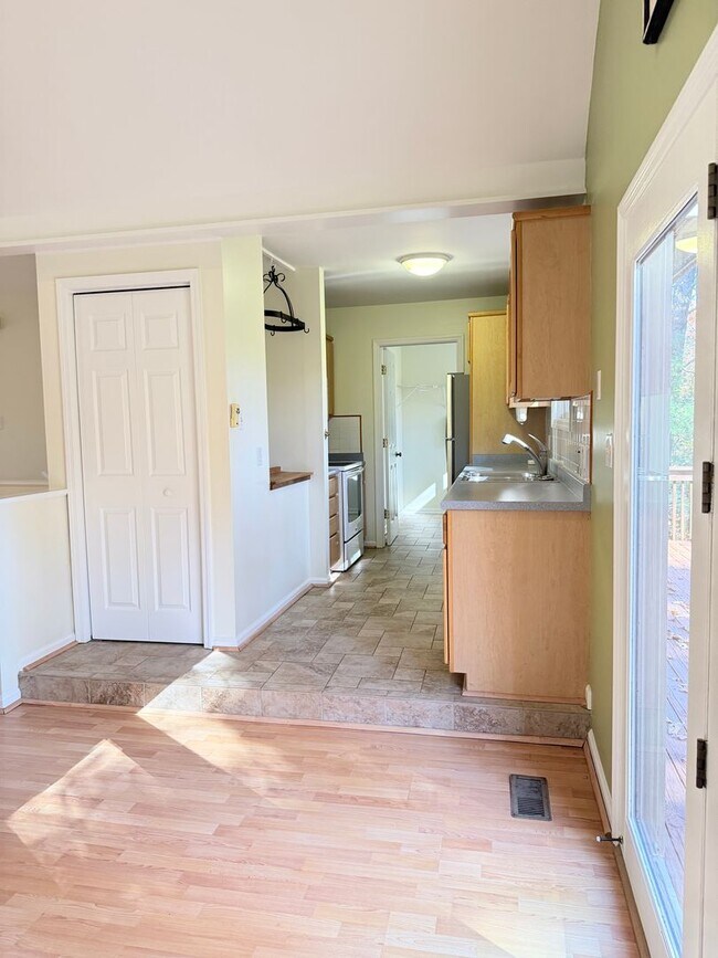 Building Photo - North Asheville, Private home with wooded lot, Asheville City Schools