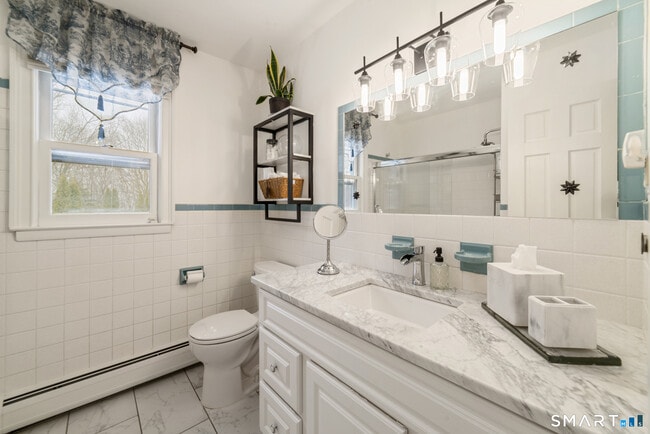 Building Photo - 16 Cushing Dr