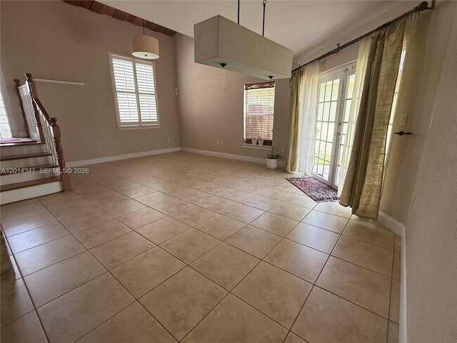 Building Photo - 10161 SW 117th Ct
