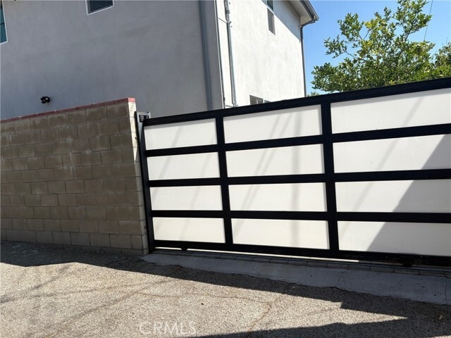 Building Photo - 1221 Irving Ave